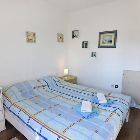 Comfortable Near Center Apartment