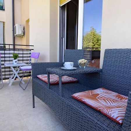 Comfortable Near Center * Umag